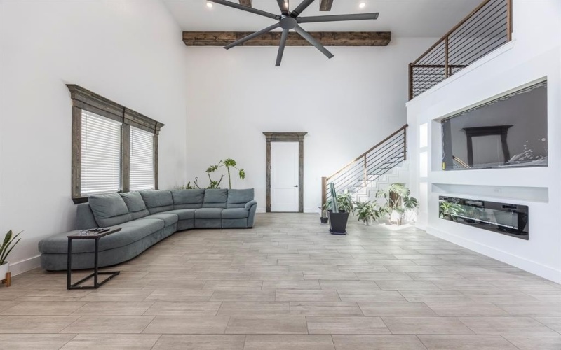 800 E Joplin Road, Bridgeport, TX 76426, 5 Bedrooms Bedrooms, ,5 BathroomsBathrooms,Residential,For Sale,800 E Joplin Road,0,21173199