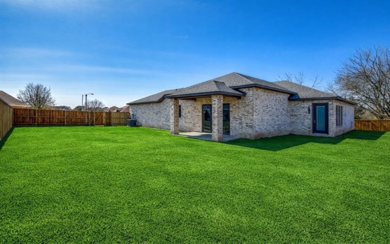 903 Urban Drive, DeSoto, TX 75115, 3 Habitaciones Habitaciones , ,2 BañosBaños,Residential,En Venta,903 Urban Drive,0,21180480