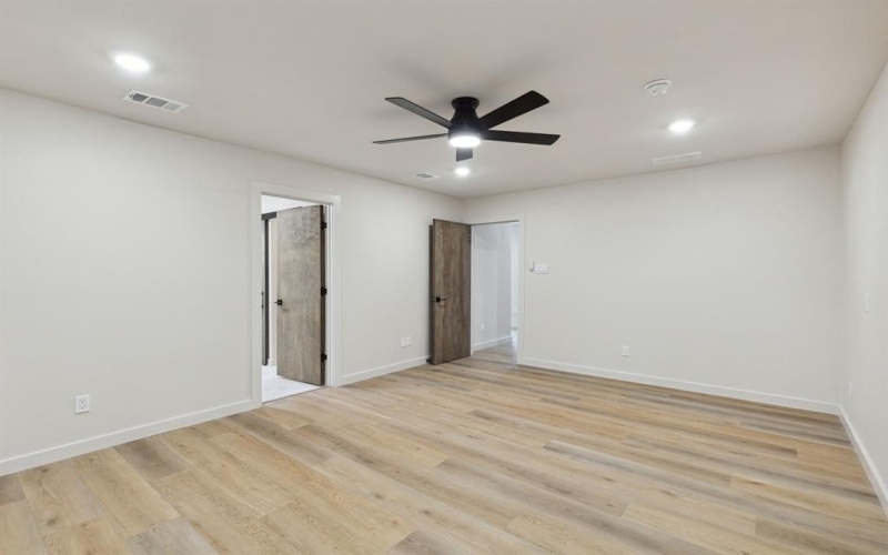 5200 Byers Avenue, Fort Worth, TX 76107, 4 Bedrooms Bedrooms, ,3 BathroomsBathrooms,Residential,For Sale,5200 Byers Avenue,20581079
