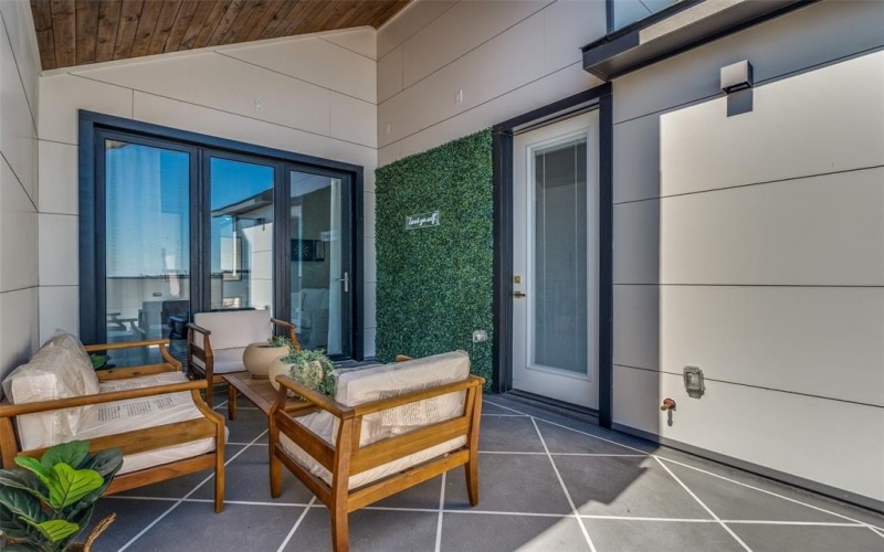 708 W Tenth Street #101, Dallas, TX 75208, 3 Bedrooms Bedrooms, ,5 BathroomsBathrooms,Residential,For Sale,708 W Tenth Street,0,21181959