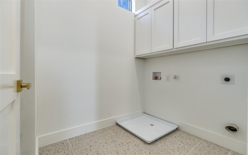 708 W Tenth Street #103, Dallas, TX 75208, 2 Bedrooms Bedrooms, ,3 BathroomsBathrooms,Residential,For Sale,708 W Tenth Street,0,21181972