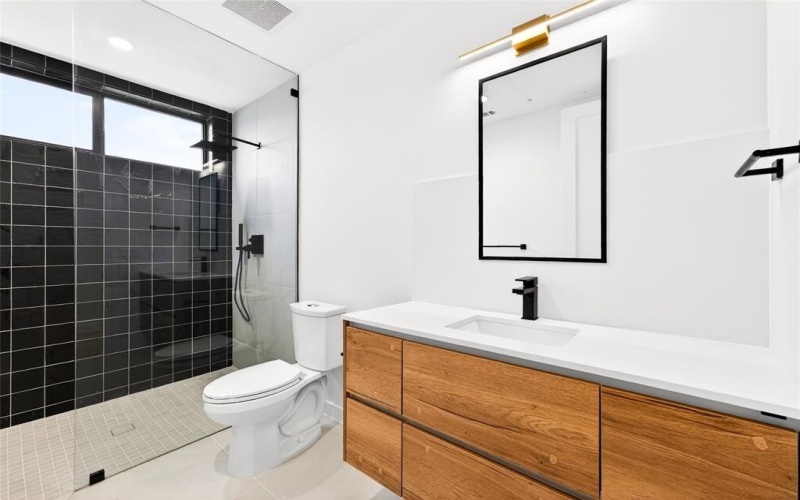 1111 Raiford Road #108, Carrollton, TX 75007, 4 Habitaciones Habitaciones , ,3 BañosBaños,Residential,En Venta,1111 Raiford Road,0,21182110