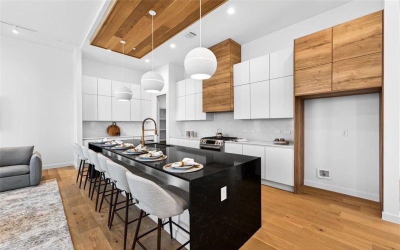 1111 Raiford Road #108, Carrollton, TX 75007, 4 Habitaciones Habitaciones , ,3 BañosBaños,Residential,En Venta,1111 Raiford Road,0,21182110