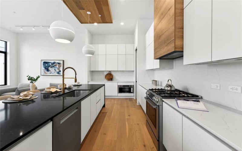 1111 Raiford Road #108, Carrollton, TX 75007, 4 Habitaciones Habitaciones , ,3 BañosBaños,Residential,En Venta,1111 Raiford Road,0,21182110