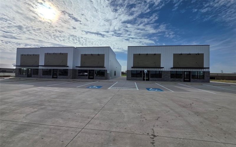 1205 E Quinlan Parkway, Quinlan, TX 75474, ,Otro,En Venta,1205 E Quinlan Parkway,0,21182227