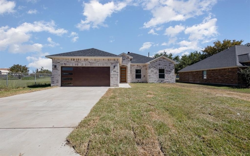 230 Flying Bridge Drive, Gun Barrel City, TX 75156, 4 Habitaciones Habitaciones , ,2 BañosBaños,Residential,En Venta,230 Flying Bridge Drive,0,21182508