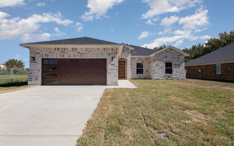 230 Flying Bridge Drive, Gun Barrel City, TX 75156, 4 Habitaciones Habitaciones , ,2 BañosBaños,Residential,En Venta,230 Flying Bridge Drive,0,21182508