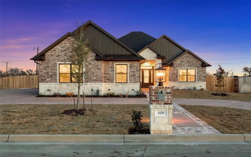 109 Water View Lane, Robinson, TX 76706, 4 Bedrooms Bedrooms, ,2 BathroomsBathrooms,Residential,For Sale,109 Water View Lane,0,21182619