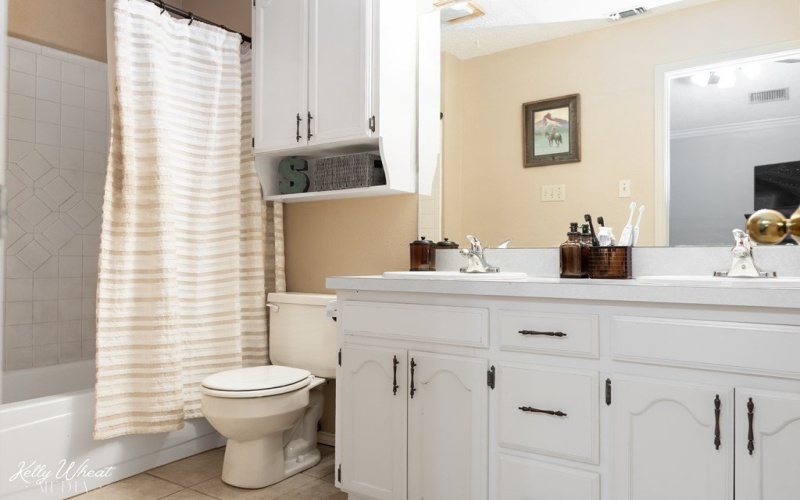 4718 Royal Oak Dr, San Angelo, TX 76904, 3 Habitaciones Habitaciones , ,2 BañosBaños,Residential,En Venta,4718 Royal Oak Dr,0,131697