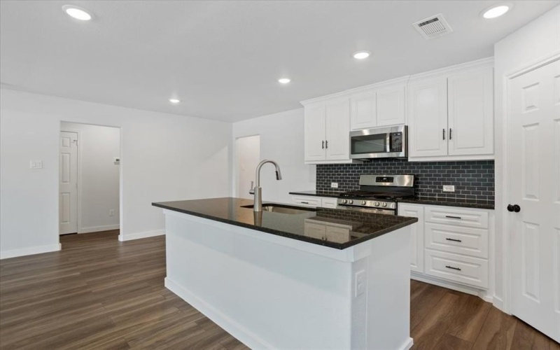 801 S Walnut Street, Sherman, TX 75090, 3 Bedrooms Bedrooms, ,2 BathroomsBathrooms,Residential,For Sale,801 S Walnut Street,20583163