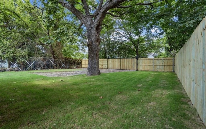 801 S Walnut Street, Sherman, TX 75090, 3 Bedrooms Bedrooms, ,2 BathroomsBathrooms,Residential,For Sale,801 S Walnut Street,20583163