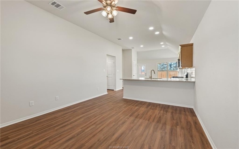 1231 High Street, Navasota, TX 77868, 3 Bedrooms Bedrooms, ,2 BathroomsBathrooms,Residential,For Sale,1231 High Street,0,26001867