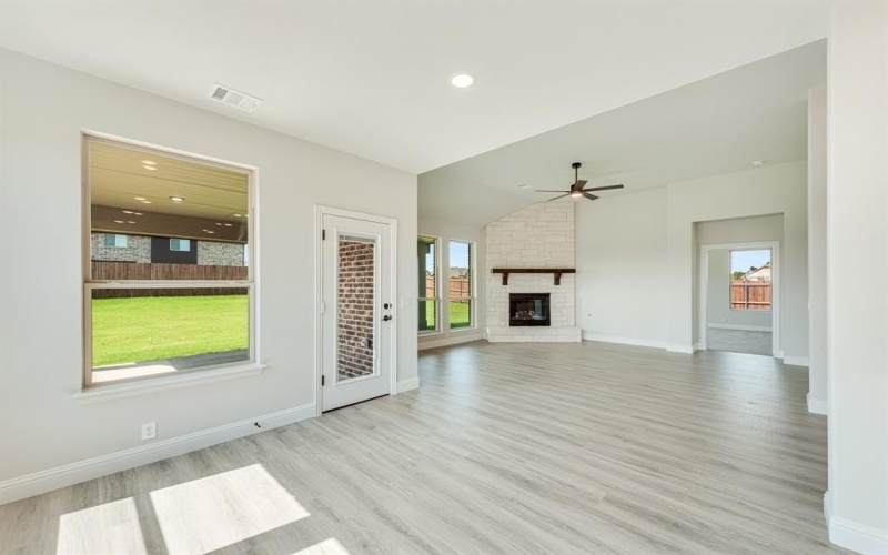 148 Rosewood Drive, Glenn Heights, TX 75154, 4 Bedrooms Bedrooms, ,3 BathroomsBathrooms,Residential,For Sale,148 Rosewood Drive,20638178