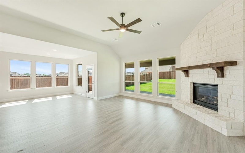 148 Rosewood Drive, Glenn Heights, TX 75154, 4 Bedrooms Bedrooms, ,3 BathroomsBathrooms,Residential,For Sale,148 Rosewood Drive,20638178