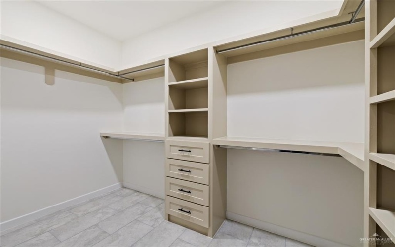 1808 Trophy Drive, Edinburg, TX 78542, 3 Bedrooms Bedrooms, ,2 BathroomsBathrooms,Residential,For Sale,1808 Trophy Drive,0,495112