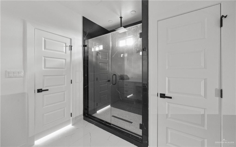 2800 N Alyna Avenue, Edinburg, TX 78541, 3 Bedrooms Bedrooms, ,2 BathroomsBathrooms,Residential,For Sale,2800 N Alyna Avenue,0,495226