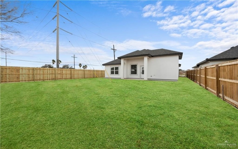 2800 N Alyna Avenue, Edinburg, TX 78541, 3 Bedrooms Bedrooms, ,2 BathroomsBathrooms,Residential,For Sale,2800 N Alyna Avenue,0,495226