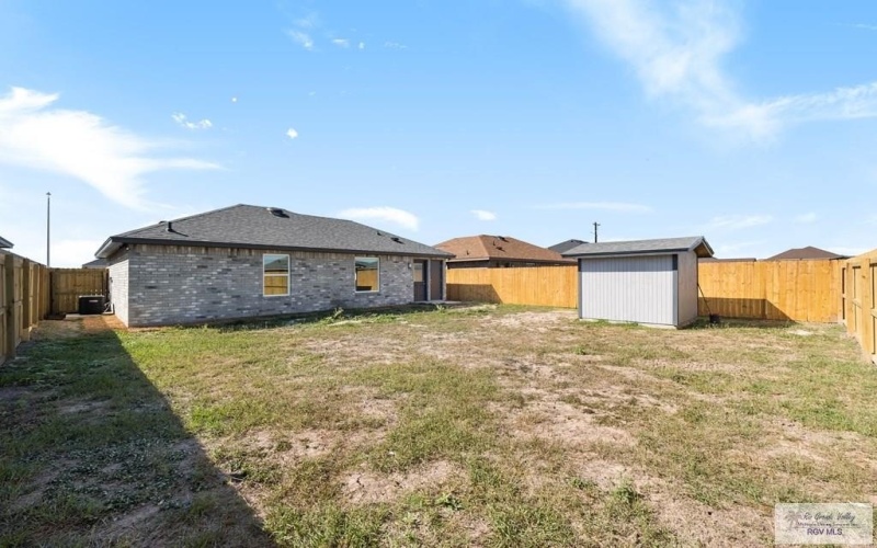 673 THORNTON LN, BROWNSVILLE, TX 78521, 3 Bedrooms Bedrooms, ,2 BathroomsBathrooms,Residential,For Sale,673 THORNTON LN,0,29772214