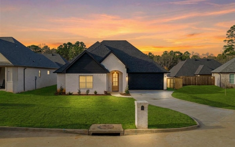 3809 Suren Way, Longview, TX 75605, 3 Bedrooms Bedrooms, ,2 BathroomsBathrooms,Residential,For Sale,3809 Suren Way,0,20261177