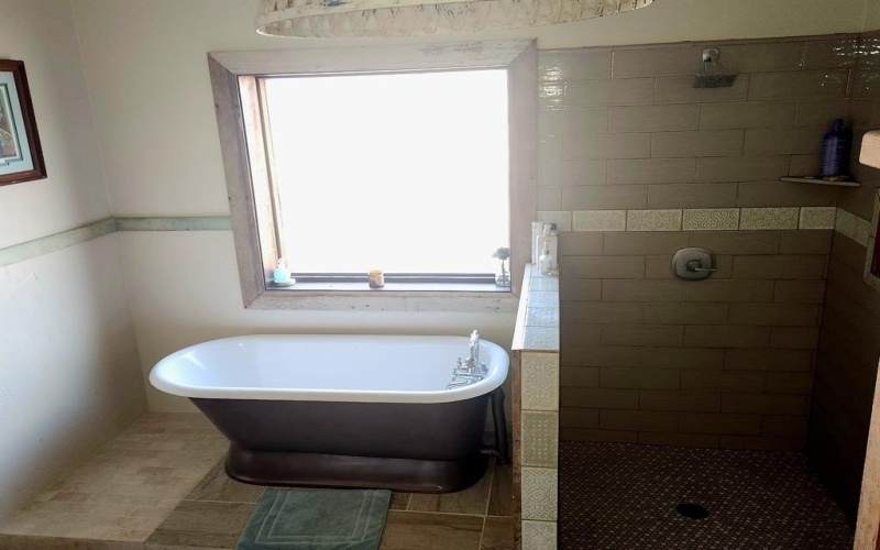 1875 FM 2136 Road, Clifton, TX 76634, 4 Habitaciones Habitaciones , ,3 BañosBaños,Residential,En Venta,1875 FM 2136 Road,0,21162709