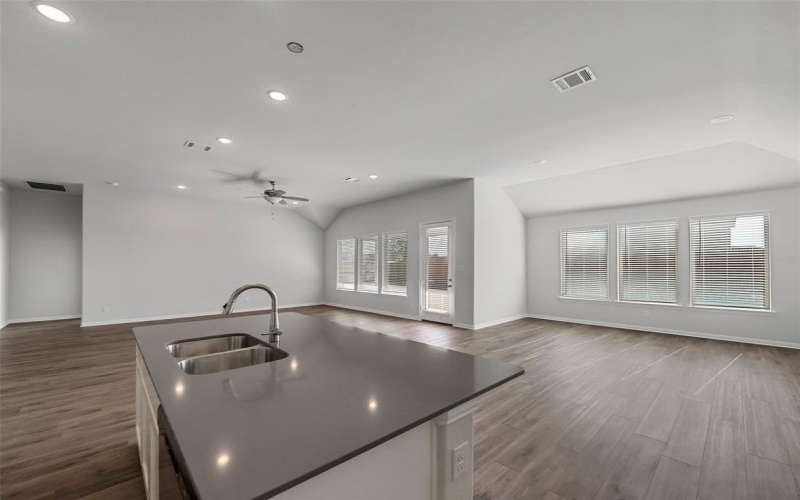 607 Metallic Tree Lane, Van Alstyne, TX 75495, 4 Habitaciones Habitaciones , ,3 BañosBaños,Residential,En Venta,607 Metallic Tree Lane,20583838