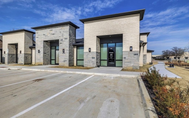 1701 Fountainview Drive, Mansfield, TX 76063, ,Commercial Sale,For Sale,1701 Fountainview Drive,0,21184143