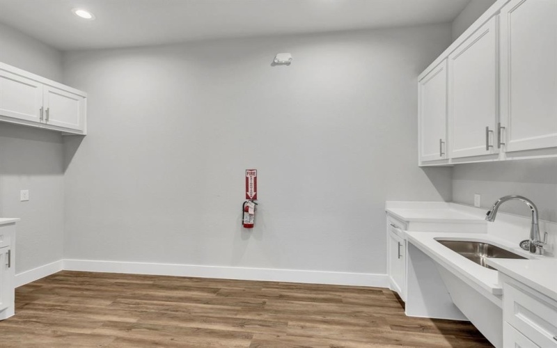 1701 Fountainview Drive, Mansfield, TX 76063, ,Commercial Sale,For Sale,1701 Fountainview Drive,0,21184143