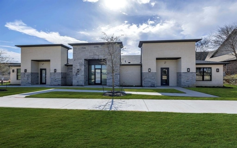 1701 Fountainview Drive, Mansfield, TX 76063, ,Commercial Sale,For Sale,1701 Fountainview Drive,0,21184143