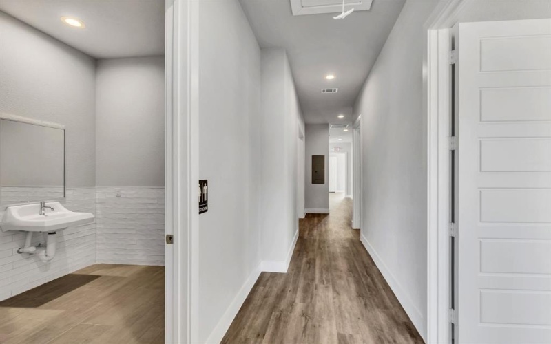 1701 Fountainview Drive, Mansfield, TX 76063, ,Commercial Sale,For Sale,1701 Fountainview Drive,0,21184143