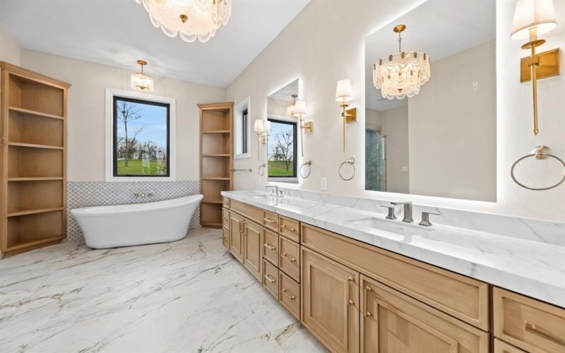 340 Emerald Lane, Corsicana, TX 75109, 6 Bedrooms Bedrooms, ,7 BathroomsBathrooms,Residential,For Sale,340 Emerald Lane,20640355