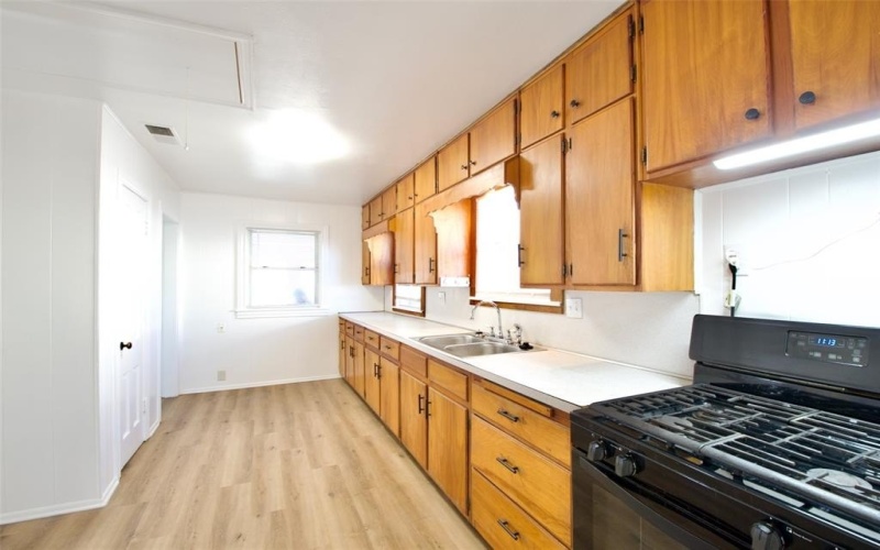 1224 ASHLEMAN Street, Bellmead, TX 76705, 2 Bedrooms Bedrooms, ,1 BathroomBathrooms,Residential,For Sale,1224 ASHLEMAN Street,0,21176799