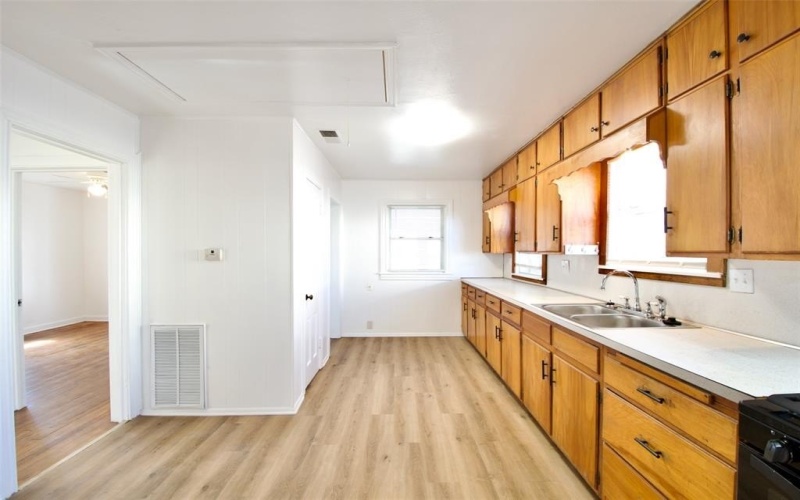 1224 ASHLEMAN Street, Bellmead, TX 76705, 2 Bedrooms Bedrooms, ,1 BathroomBathrooms,Residential,For Sale,1224 ASHLEMAN Street,0,21176799