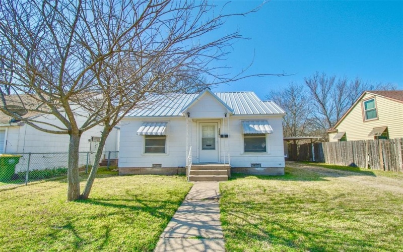 1224 ASHLEMAN Street, Bellmead, TX 76705, 2 Bedrooms Bedrooms, ,1 BathroomBathrooms,Residential,For Sale,1224 ASHLEMAN Street,0,21176799