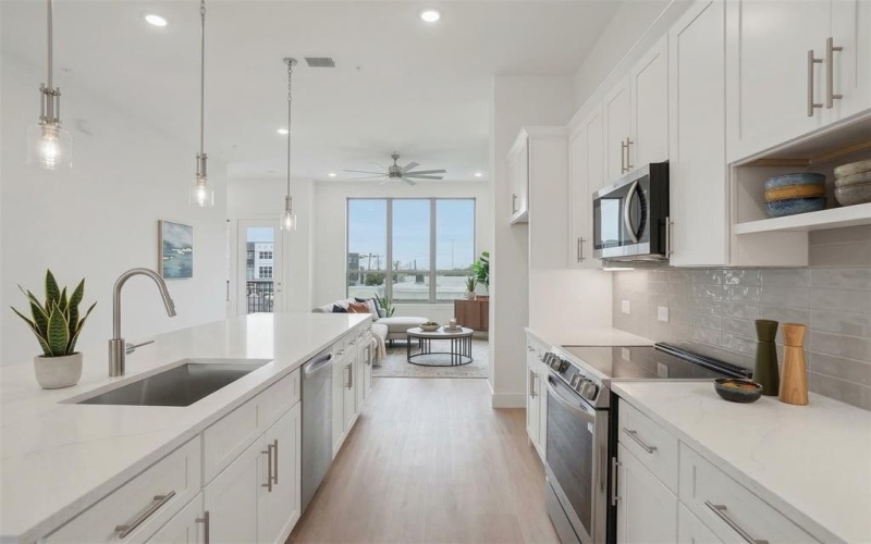 13351 Goodland Street #208, Farmers Branch, TX 75234, 3 Habitaciones Habitaciones , ,3 BañosBaños,Residential,En Venta,13351 Goodland Street,0,21181213