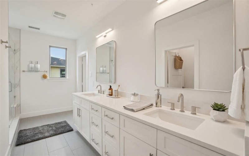 13351 Goodland Street #103, Farmers Branch, TX 75234, 3 Habitaciones Habitaciones , ,3 BañosBaños,Residential,En Venta,13351 Goodland Street,0,21181238