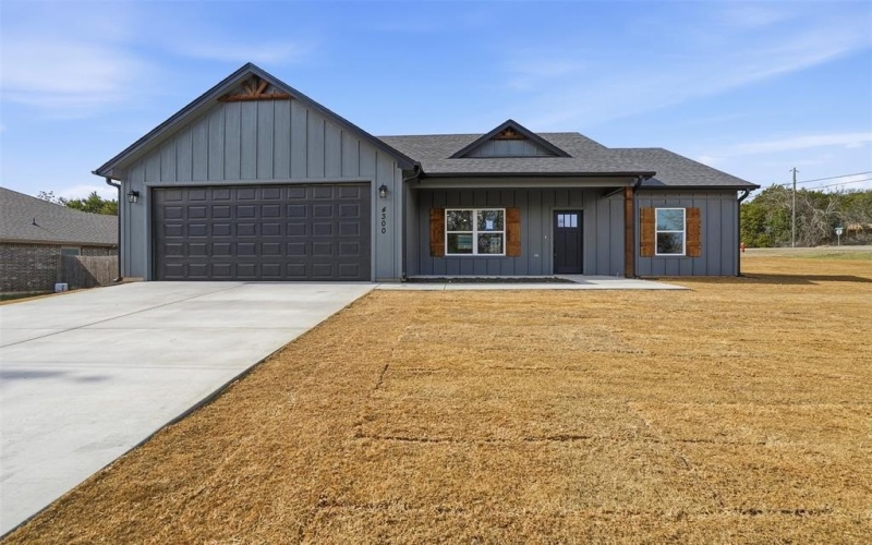 4300 Lucero Drive, Granbury, TX 76048, 3 Bedrooms Bedrooms, ,2 BathroomsBathrooms,Residential,For Sale,4300 Lucero Drive,0,21181358