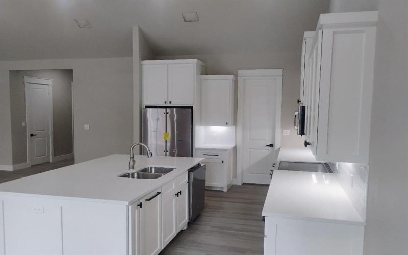 146 Hauser Place, Runaway Bay, TX 76426, 3 Habitaciones Habitaciones , ,2 BañosBaños,Residential,En Venta,146 Hauser Place,0,21181462