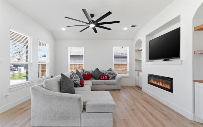 3612 Avenue J, Fort Worth, TX 76105, 4 Habitaciones Habitaciones , ,2 BañosBaños,Residential,En Venta,3612 Avenue J,0,21182069