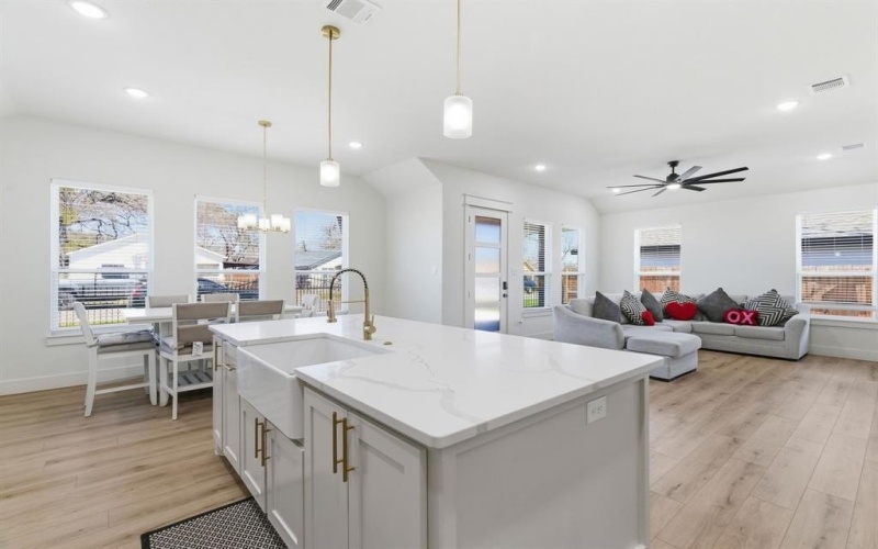 3612 Avenue J, Fort Worth, TX 76105, 4 Habitaciones Habitaciones , ,2 BañosBaños,Residential,En Venta,3612 Avenue J,0,21182069