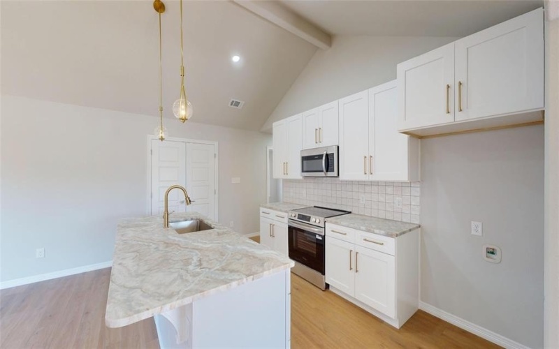 707 Cedar Street, Cleburne, TX 76031, 3 Habitaciones Habitaciones , ,2 BañosBaños,Residential,En Venta,707 Cedar Street,0,21182464