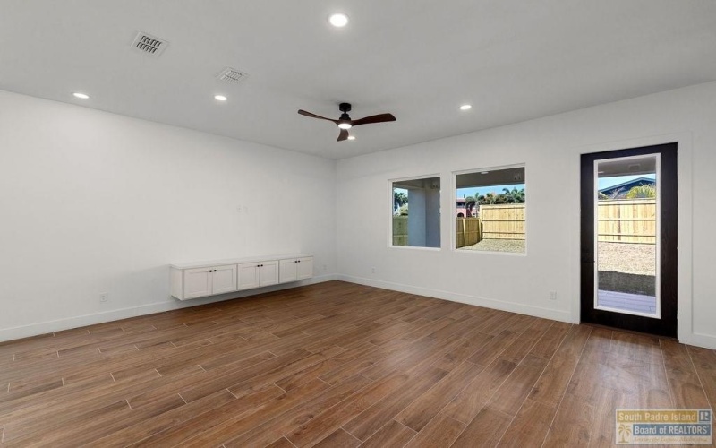 626 Yturria St., Port Isabel, TX 78578, 3 Bedrooms Bedrooms, ,2 BathroomsBathrooms,Residential,For Sale,626 Yturria St.,0,104890