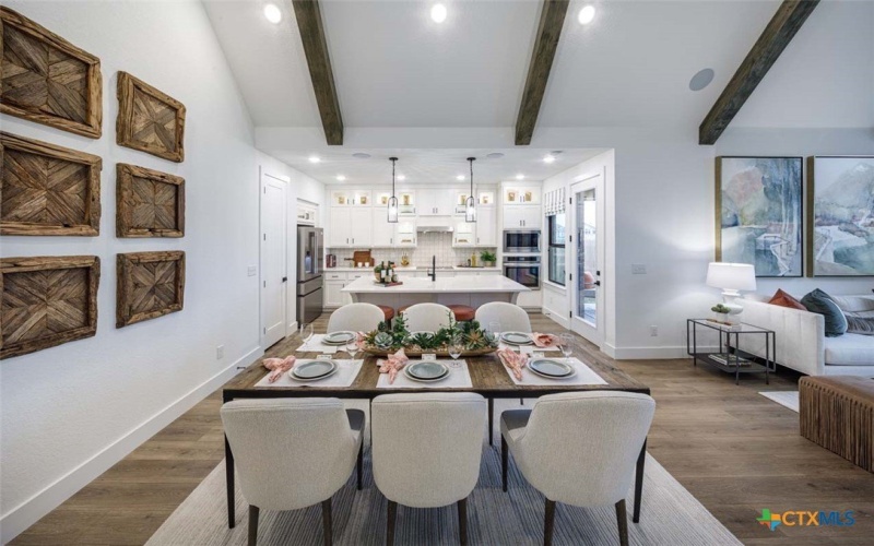 228 White Oak, Castroville, TX 78009, 4 Habitaciones Habitaciones , ,3 BañosBaños,Residential,En Venta,228 White Oak,0,604841