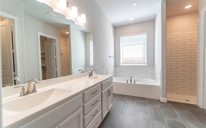 1902 Sicilia Court, McLendon Chisholm, TX 75032, 4 Bedrooms Bedrooms, ,5 BathroomsBathrooms,Residential,For Sale,1902 Sicilia Court,20641333