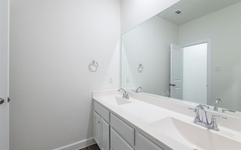 1838 Verona Lane, McLendon Chisholm, TX 75032, 4 Bedrooms Bedrooms, ,5 BathroomsBathrooms,Residential,For Sale,1838 Verona Lane,20641338