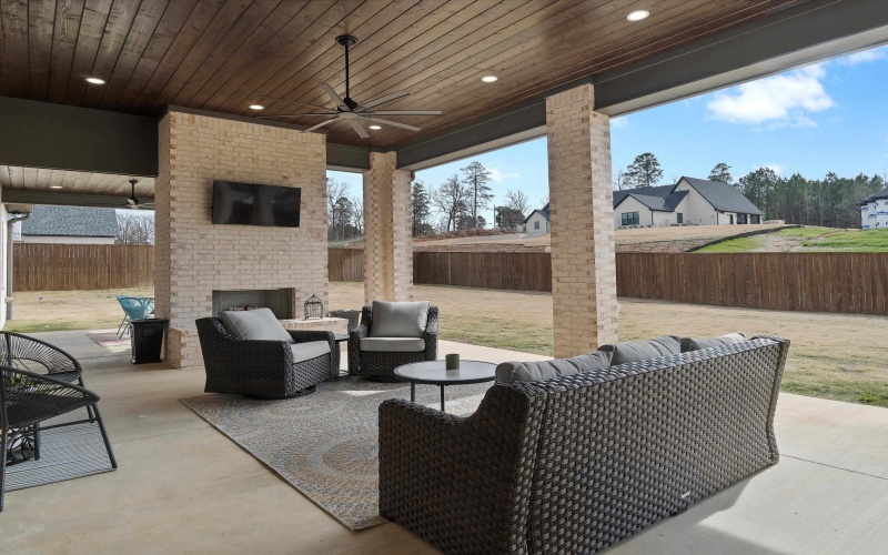 205 Shortleaf Lane, Longview, TX 75605, 4 Bedrooms Bedrooms, ,3 BathroomsBathrooms,Residential,For Sale,205 Shortleaf Lane,0,20261190