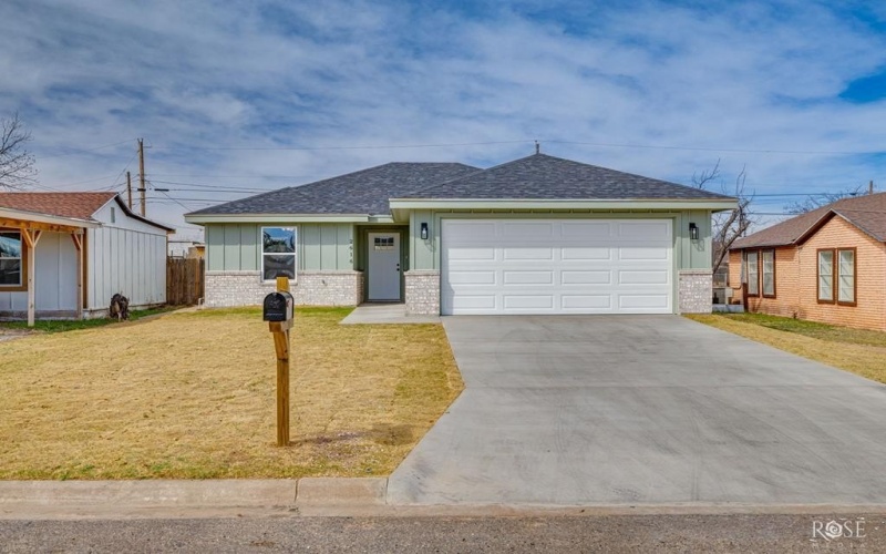 2616 Juanita Avenue, San Angelo, TX 76901, 3 Habitaciones Habitaciones , ,2 BañosBaños,Residential,En Venta,2616 Juanita Avenue,0,131704