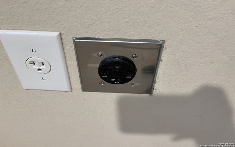 6618 Mia Way, San Antonio, TX 78233, ,Residential Multi Family,For Sale,6618 Mia Way,0,1654762