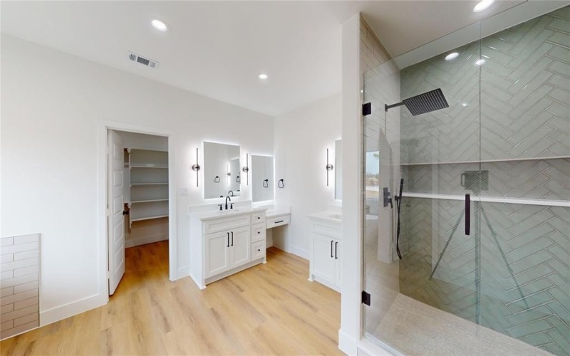 692 County Road 4109, Greenville, TX 75401, 4 Bedrooms Bedrooms, ,2 BathroomsBathrooms,Residential,For Sale,692 County Road 4109,0,21184254