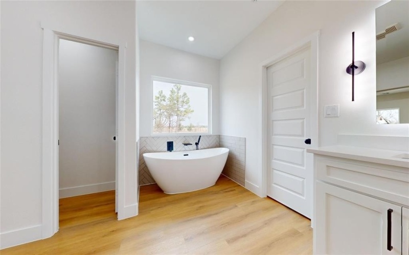 692 County Road 4109, Greenville, TX 75401, 4 Bedrooms Bedrooms, ,2 BathroomsBathrooms,Residential,For Sale,692 County Road 4109,0,21184254