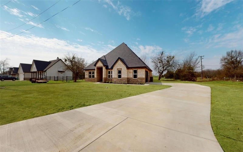 692 County Road 4109, Greenville, TX 75401, 4 Bedrooms Bedrooms, ,2 BathroomsBathrooms,Residential,For Sale,692 County Road 4109,0,21184254